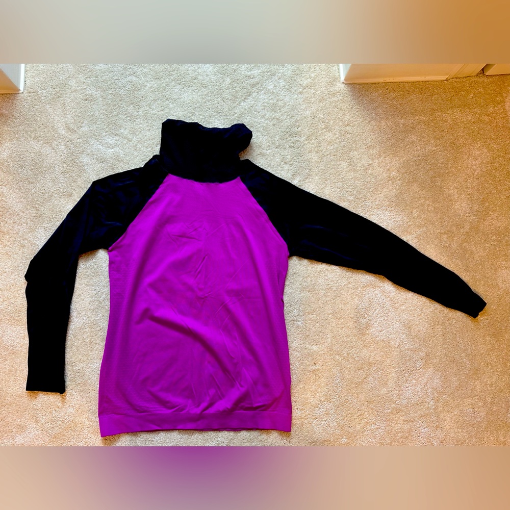 Champion C9 long sleeve athletic shirt with high neck. Size L